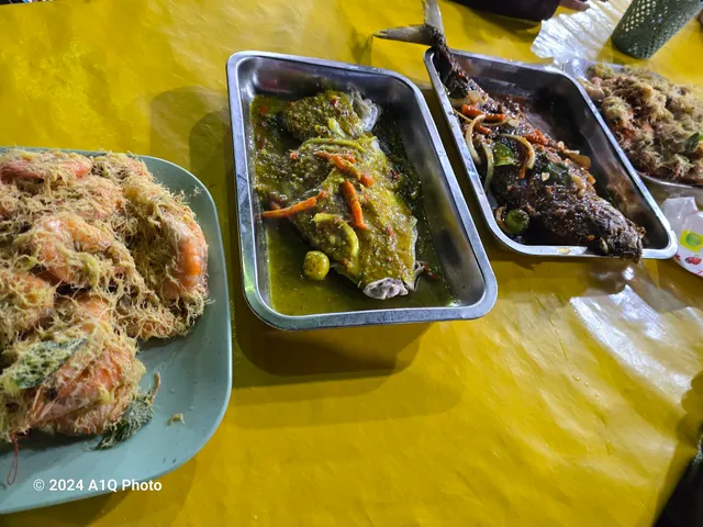 Gerai FADZWINA No. 11 & 13