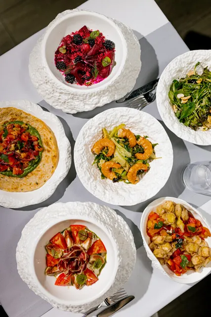 Sunqar bar & restaurant