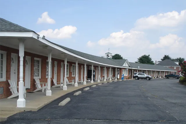 Washington & Lee Motel