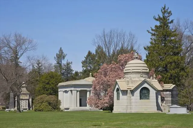 Woodlawn Cemetery • Crematory • Conservancy
