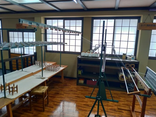 Ushikubi Pongee Museum and Store "Hakusan Koubou"