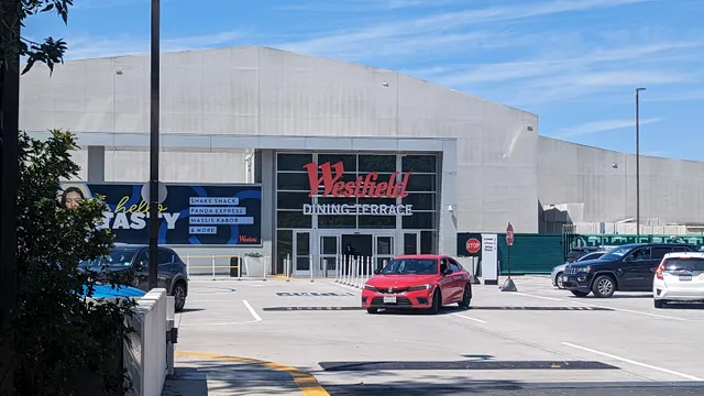 Westfield Dining Terrace