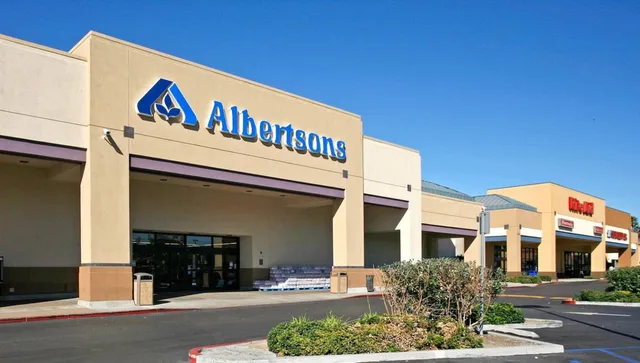 Navajo Shopping Center