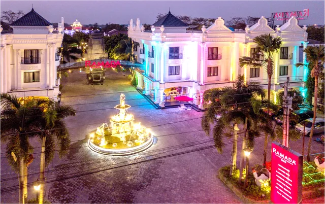 Ramada Suites By Wyndham Solo