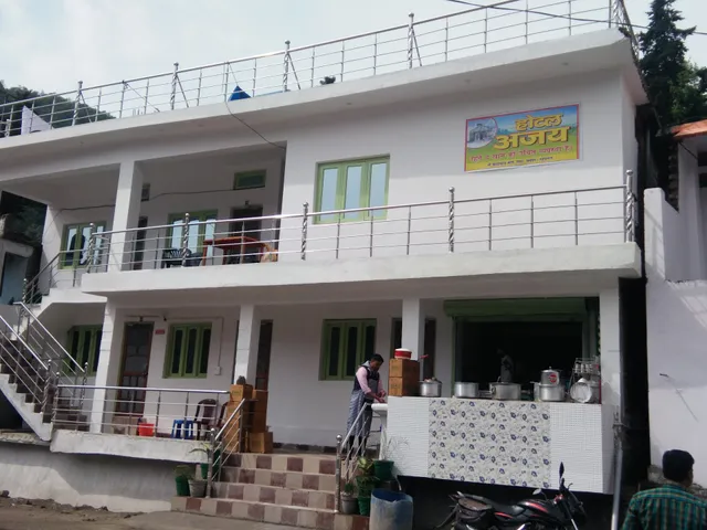 OYO 47644 Hotel Ajay