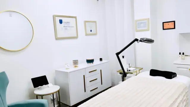 Lash Wellness Lab - Eyelash Extensions