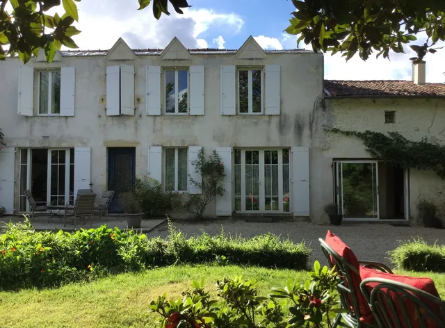 La Pertuzerie Chambres d'Hôtes