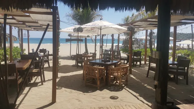 Cayuco Cocina y Mezcal