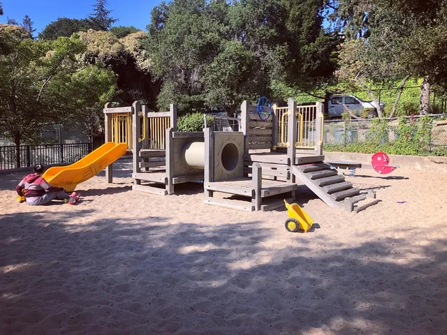 Linda Playground