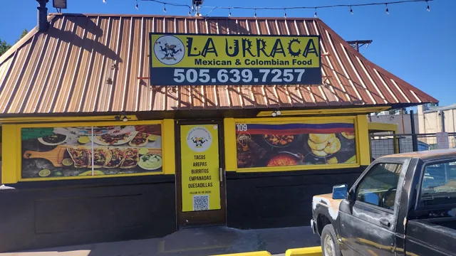 La Urraca Mexican & Colombian Food