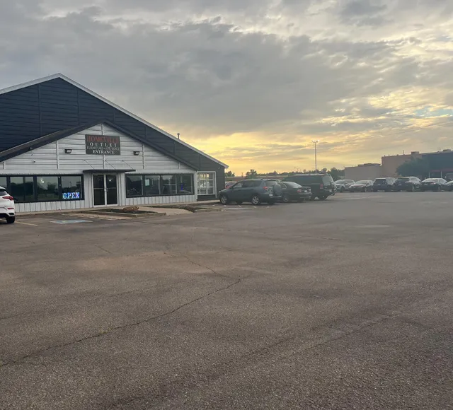 Homeville Outlet Store