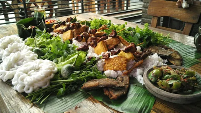 Rumah Makan Khas Sunda Cibiuk