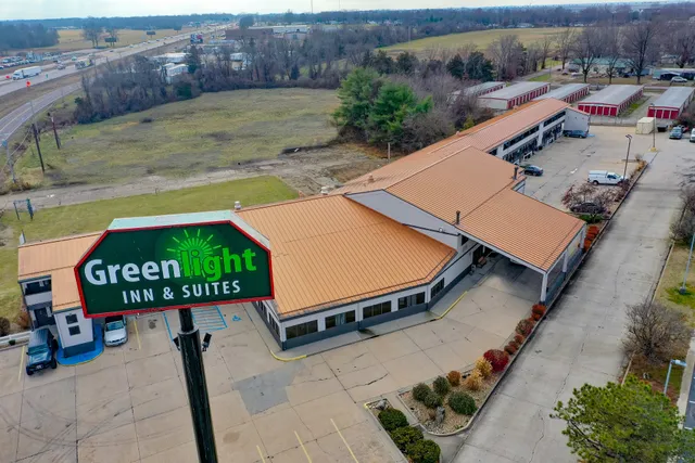 Greenlight inn & Suites