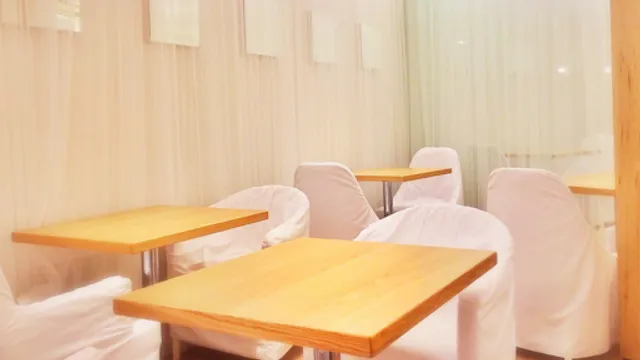 24/7 cafe apartment yurakucho