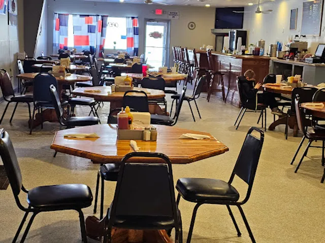 Lisa's Roadside Diner