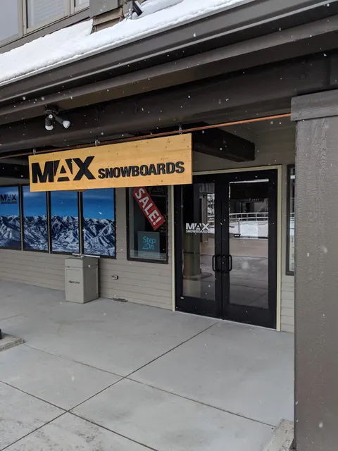 Max Snowboards/Breeze Ski Rentals