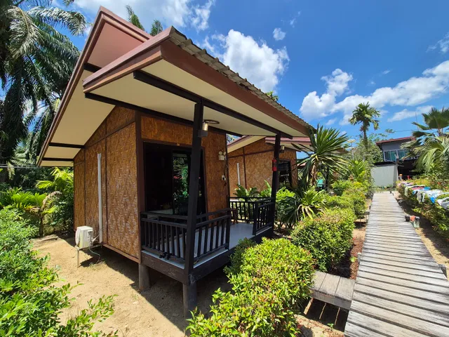 Khao Sok Blue Mountain