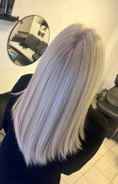 Jolysh nails/frisör