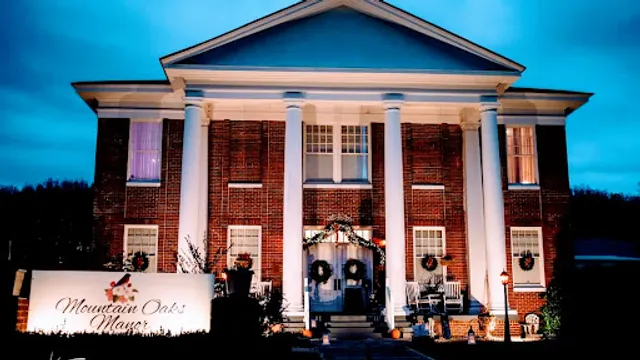 Mountain Oaks Manor