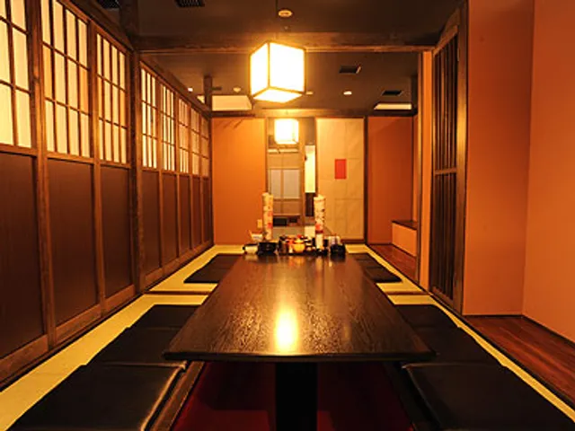 Zashoku BAR Ran Nanigashi Toyotakomo Sukueaten