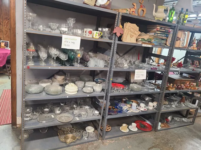 Shorty's Recycling and Sales garage