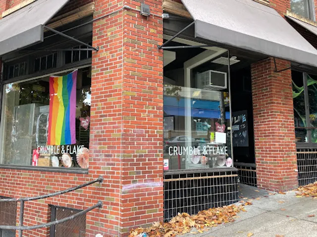 Crumble & Flake Café Pâtisserie