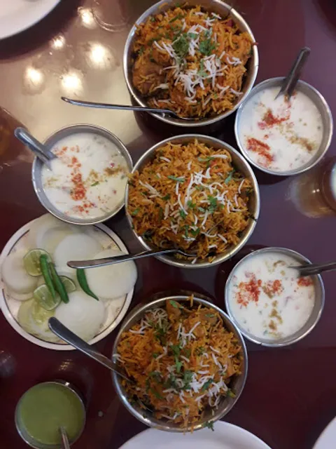 Khana Khazana Pratunam