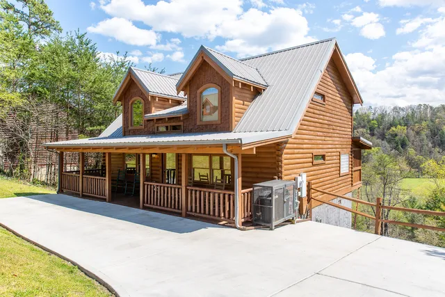 Bearfoot Pines - Vacation Rental