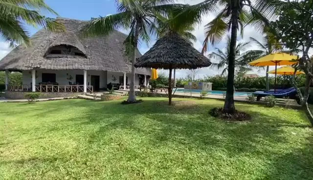 Queen K Cottages @Chrystal Homes