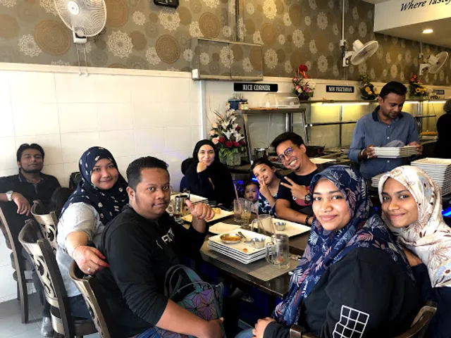 Magalir Villas (மகளிர் விலாஸ் உணவகம்)