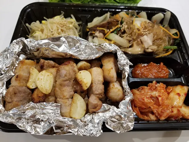 Tonnii Tonii Korean Restaurant