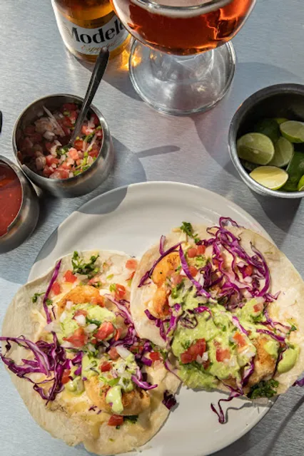 Tacos y Mariscos El Benji