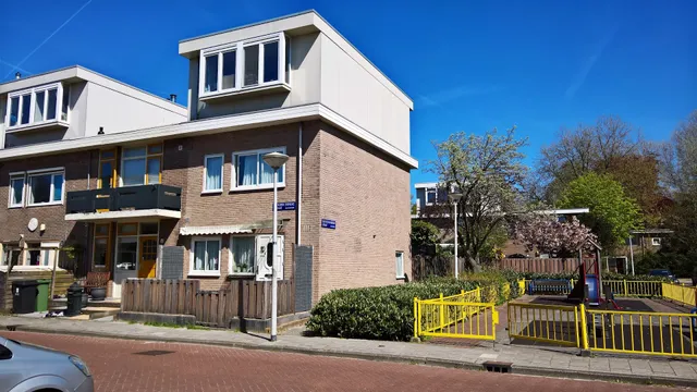 Bed and Breakfast Amsterdam Holy Dove and baggage storage E 5 per bag per day