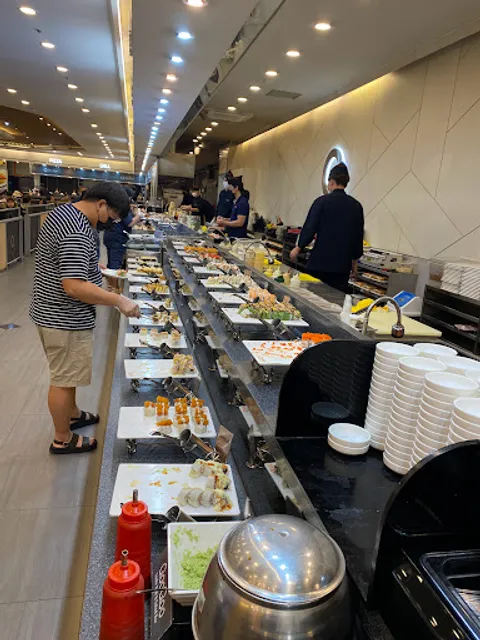 쿠우쿠우 스시롤와 샐러드바 - 화명점