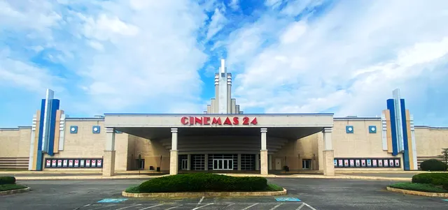 Oaks Center Cinema