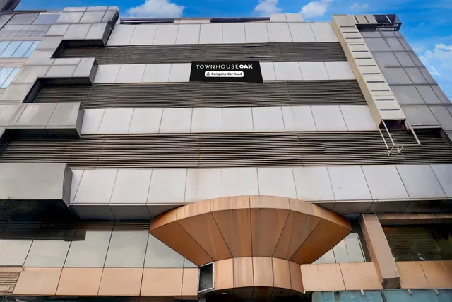 Super Townhouse Oak JM Road formerly Krishna presidency