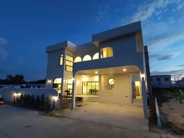 Medina Pool Villa บางแสน-อ่างศิลา