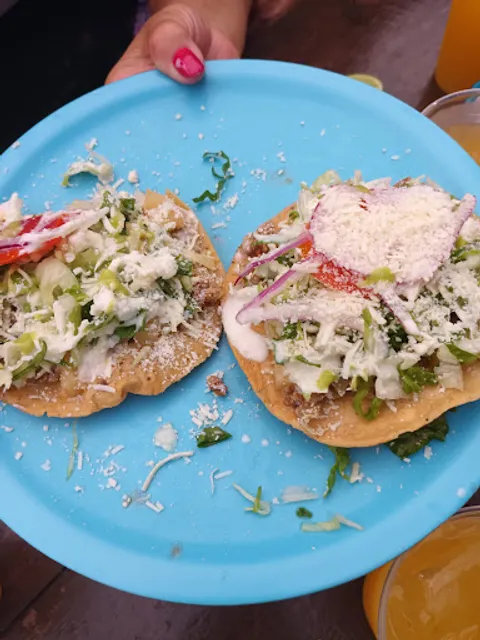 Antojitos Mexicanos El Chilacatazo