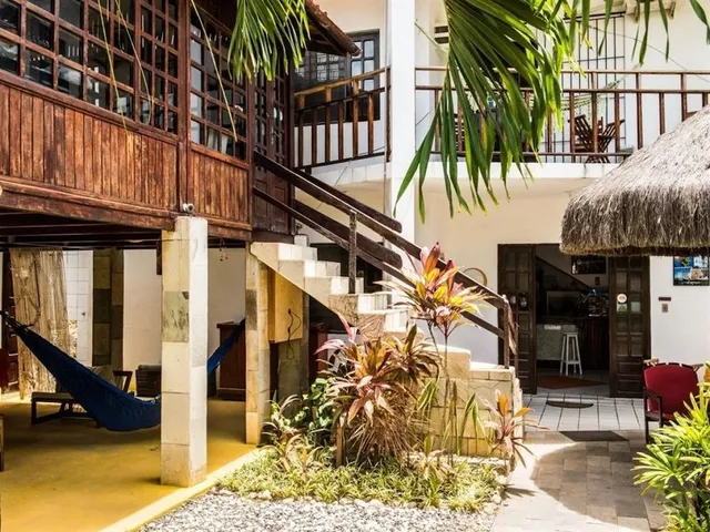 Hostel and Pousada Lira Poetry