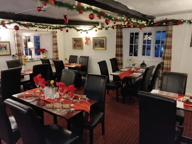 White Hart Village Inn Llangybi