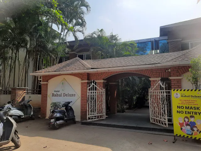 Hotel Rahul Deluxe