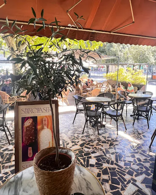 Le Café de L'Hôtel de Ville