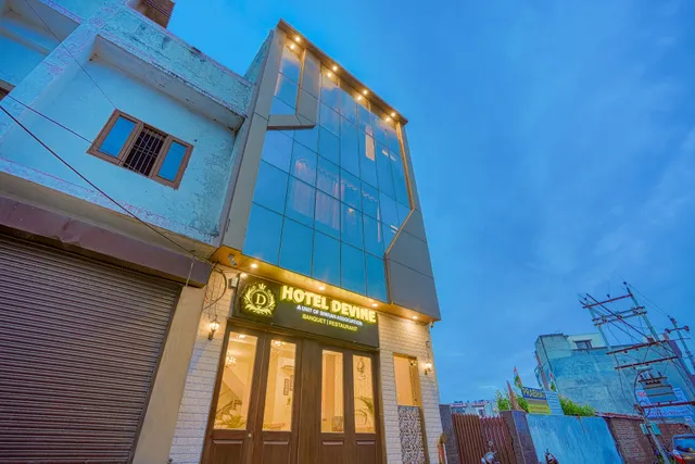 Hotel Devine Chandigarh Zirakpur