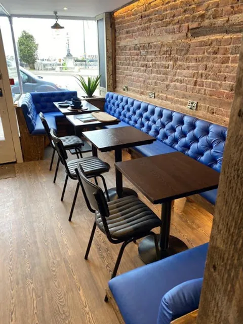 MEET - EAT - DRINK (The Med)