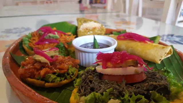 LA PEREGRINA COCINA YUCATECA