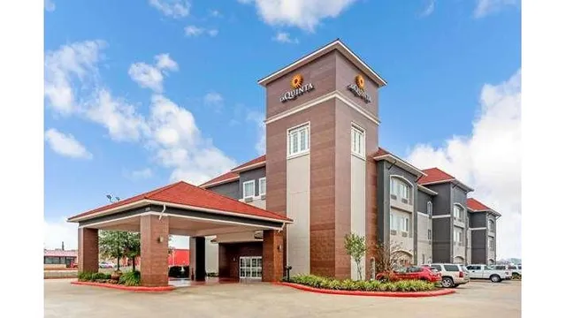 La Quinta Inn & Suites by Wyndham Orange