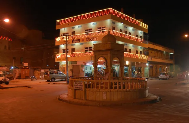 Hotel Girnar