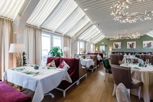 Панорамный ресторан Sky & Garden