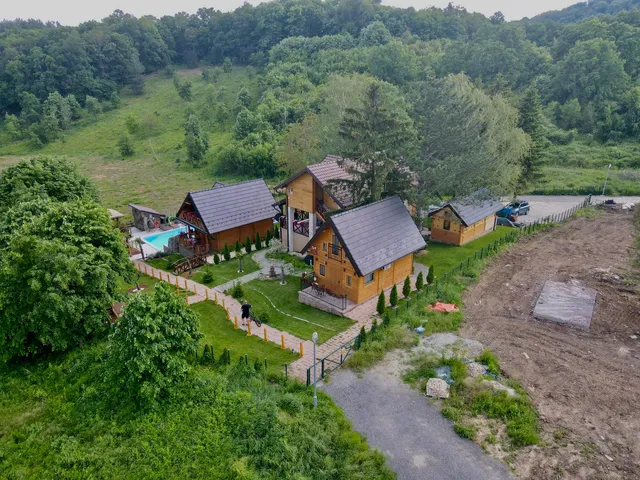 Apartmani i Drvene Kucice Joka