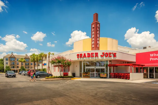 Alabama Shepherd Shopping Center